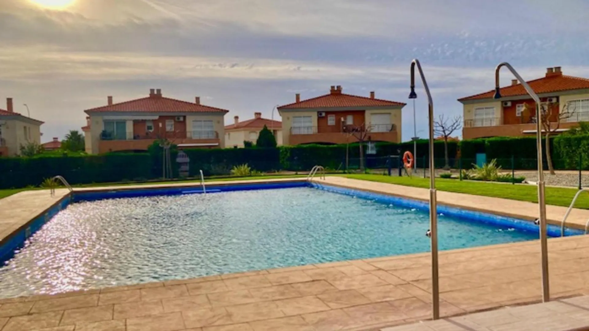 Apartamento Con Patio Privado, Piscina Comunitaria Y Parking En Miami Playa - Es-9-169 Les Planes del Rei