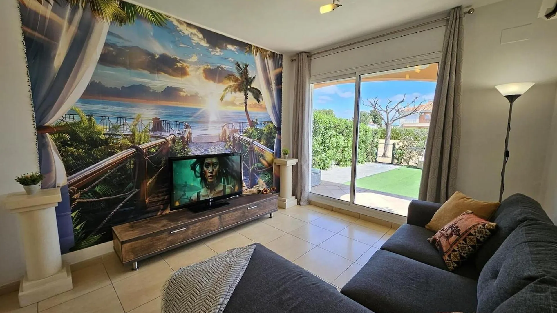 Apartamento Con Patio Privado, Piscina Comunitaria Y Parking En Miami Playa - Es-9-169 Les Planes del Rei Apartment