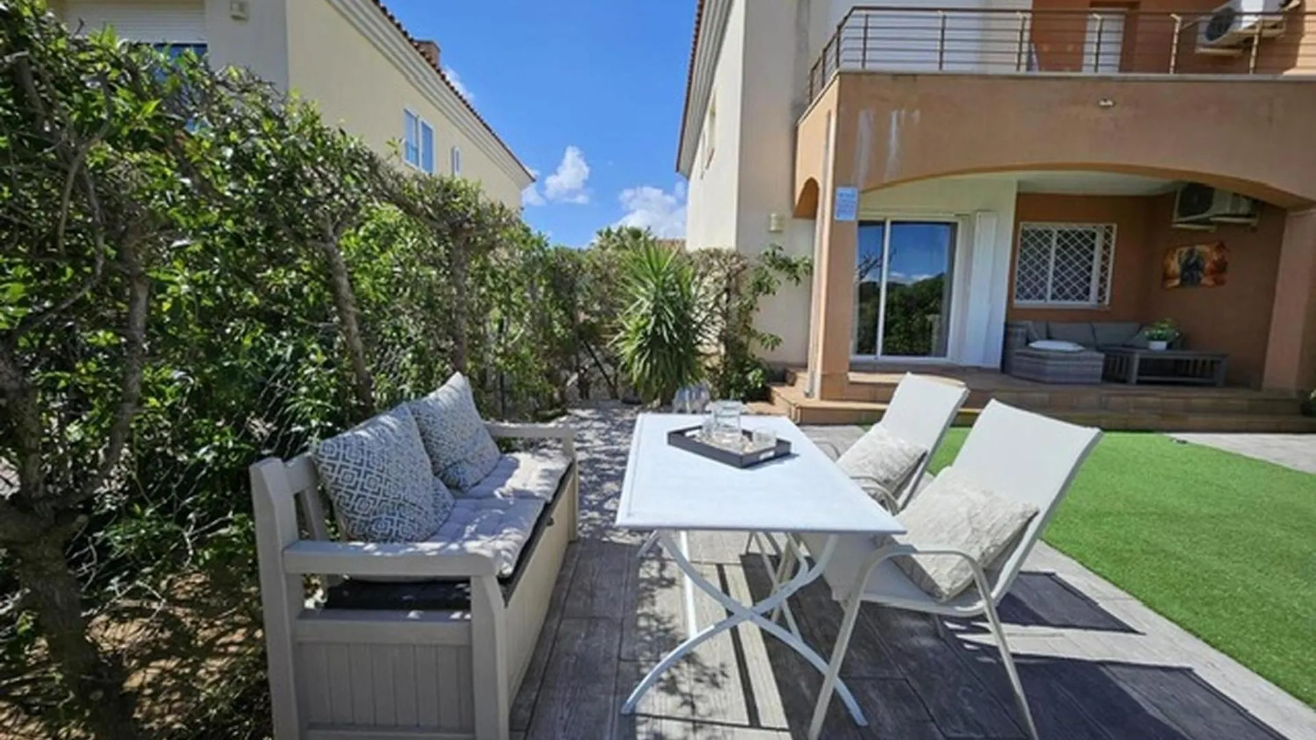 Apartamento Con Patio Privado, Piscina Comunitaria Y Parking En Miami Playa - Es-9-169 Les Planes del Rei Apartment